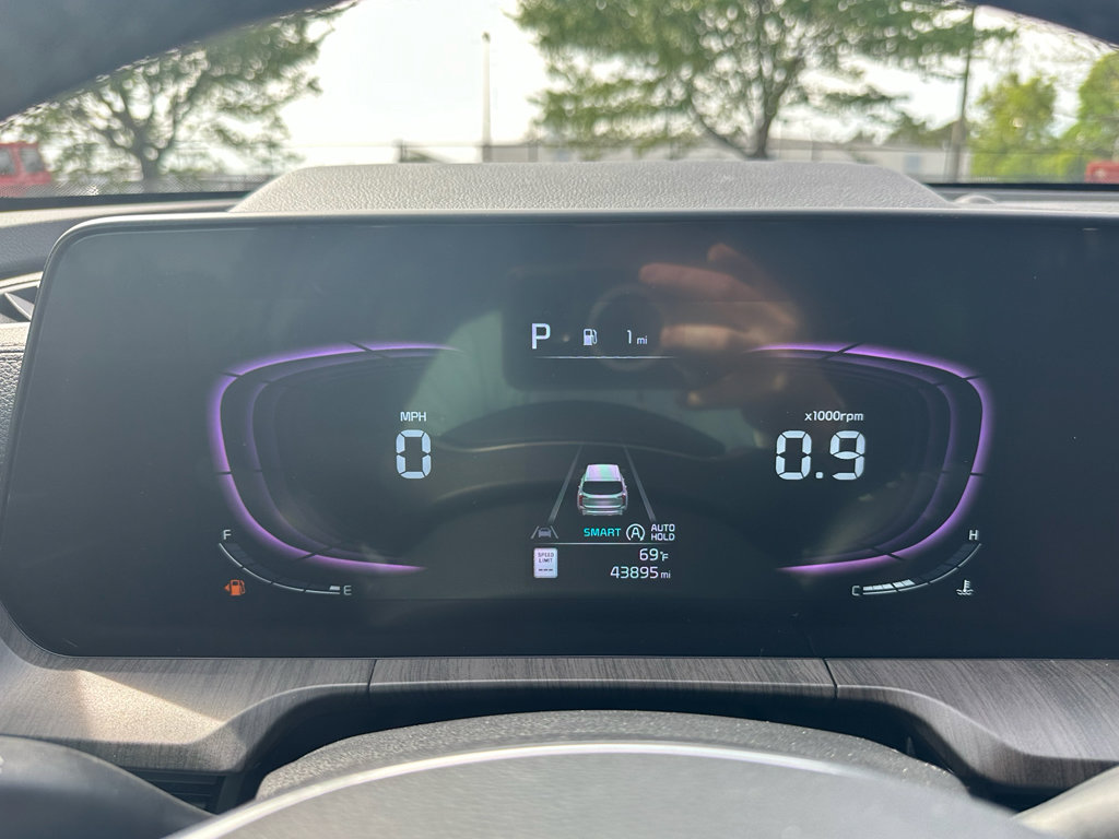 Used 2024 Kia Telluride EX w/ EX Captain's Chair Package image 20