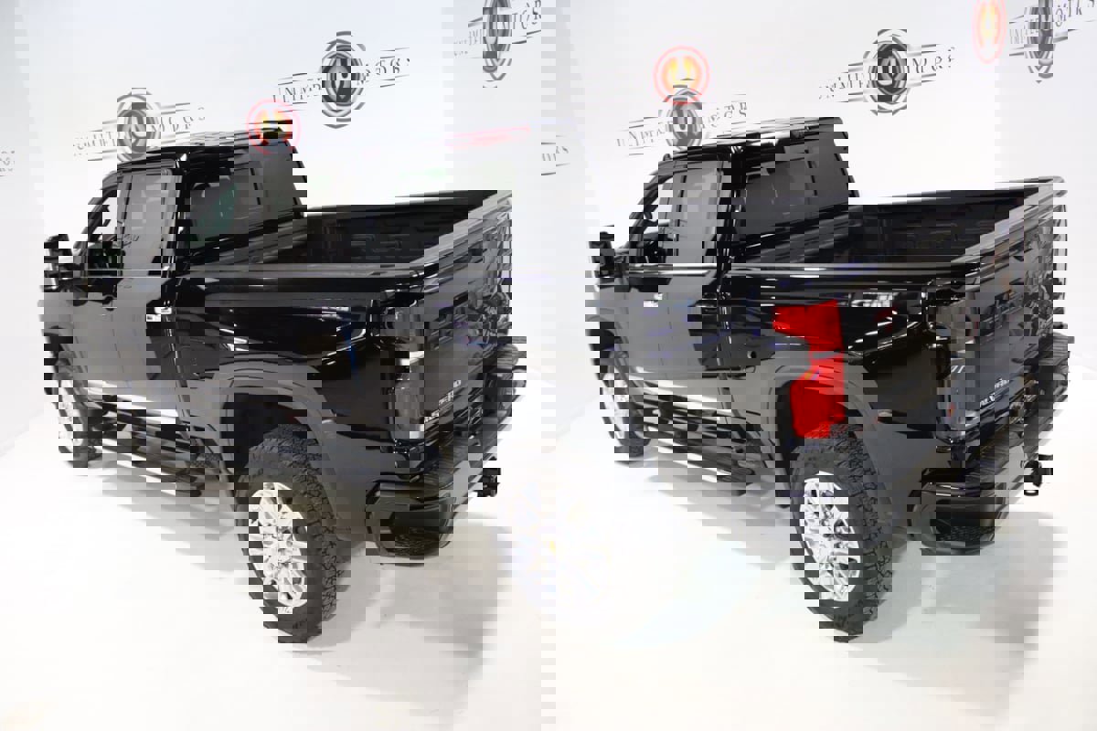 Used 2025 Chevrolet Silverado 2500 High Country w/ Technology Package image 12