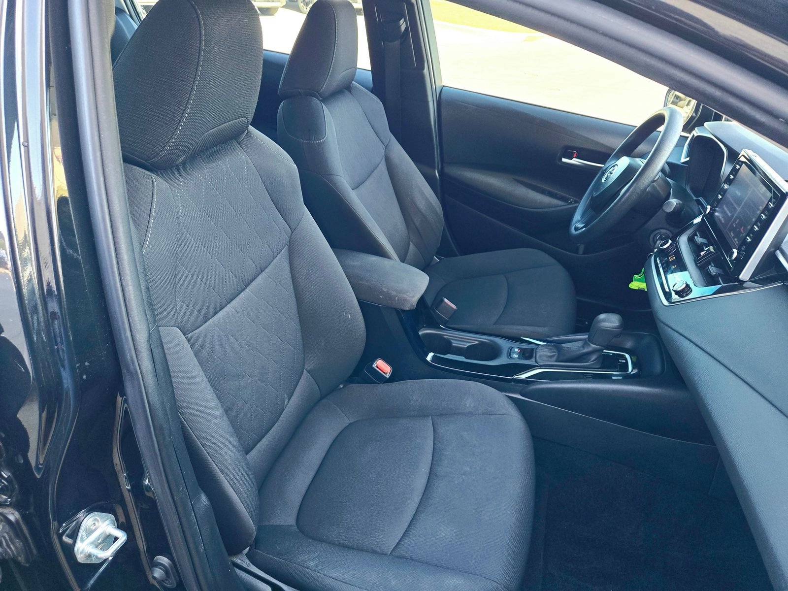 Used 2020 Toyota Corolla LE image 22