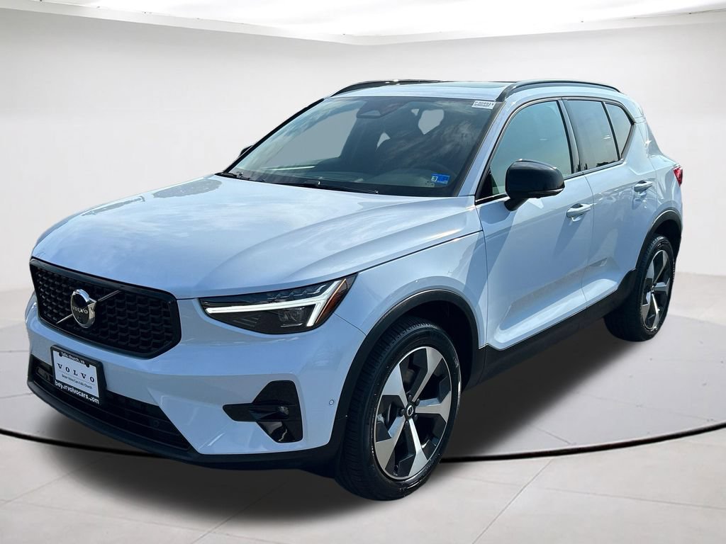 Certified 2026 Volvo XC40 B5 Plus