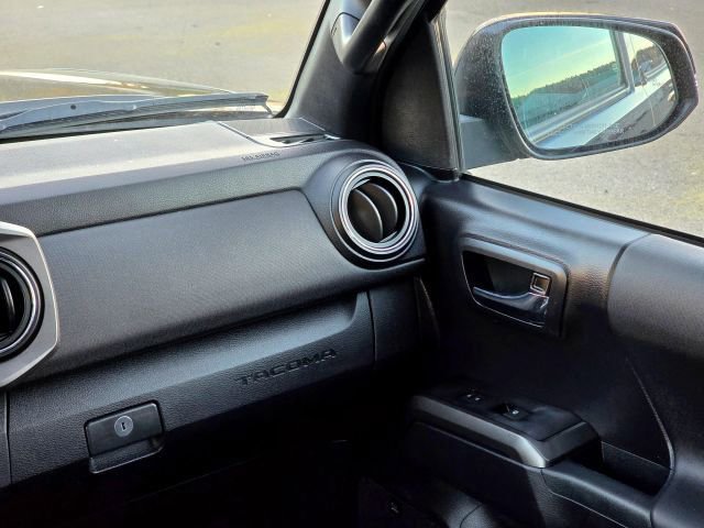 Used 2020 Toyota Tacoma TRD Off-Road w/ TRD Premium Off Road Package image 22
