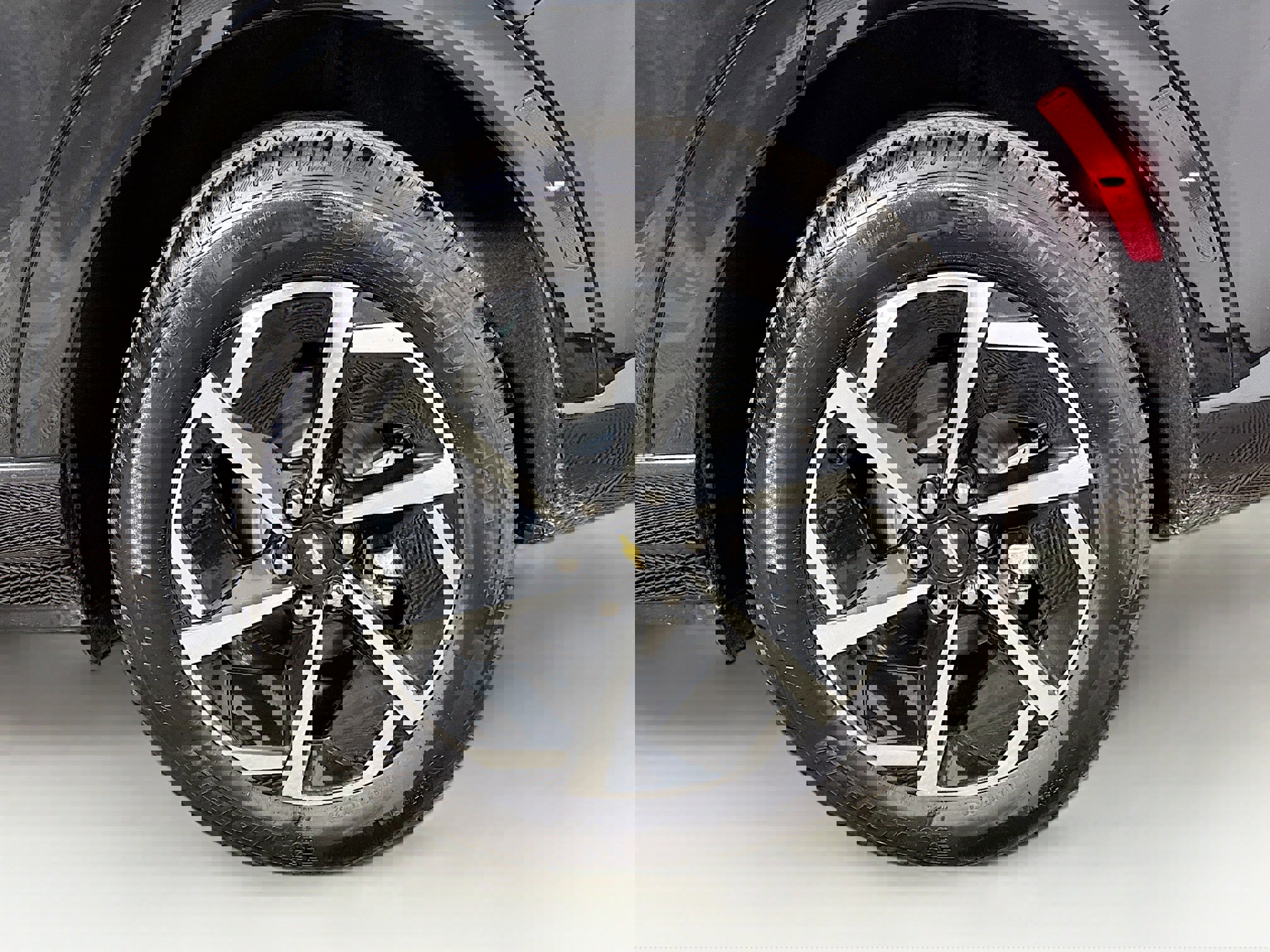 Used 2025 Chevrolet Equinox EV LT image 29