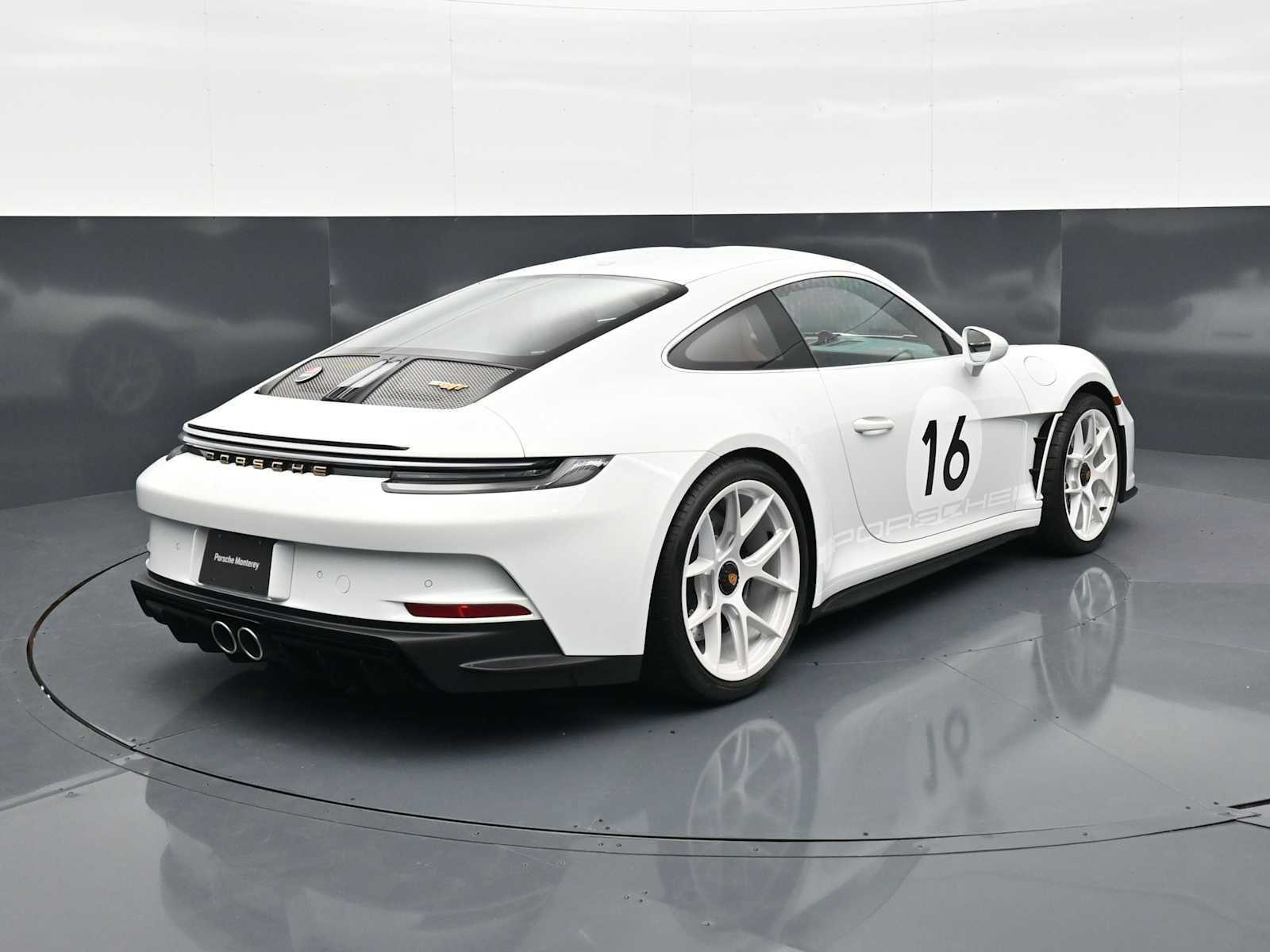 Certified 2024 Porsche 911 GT3 RS RWD image 34