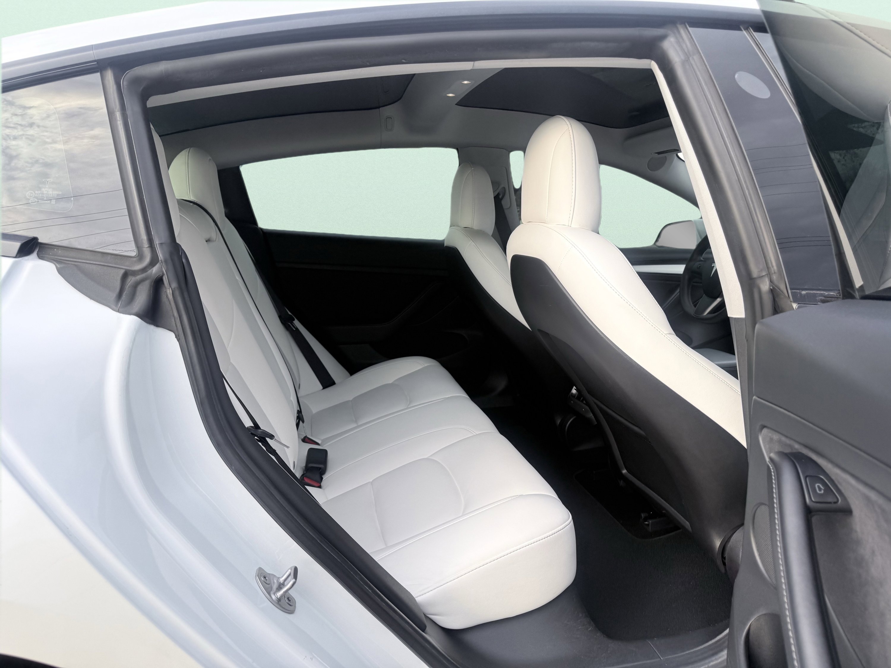 Used 2021 Tesla Model 3 Standard Range Plus image 46