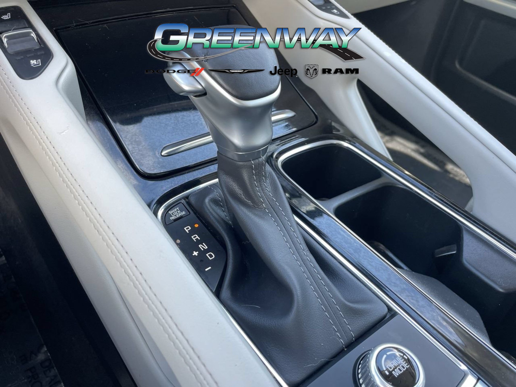 Used 2024 Kia Telluride EX w/ EX Captain's Chair Package FWD image 26