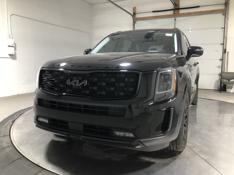 Used 2022 Kia Telluride SX w/ SX Prestige Package image 3