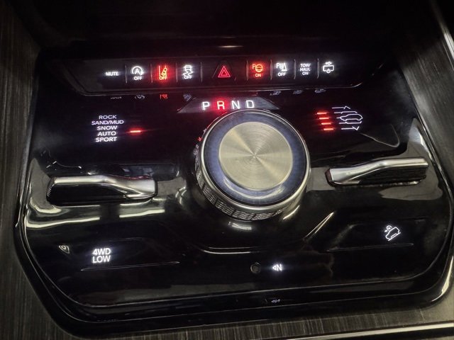 Used 2023 Jeep Wagoneer Series III w/ Premium Group I image 24