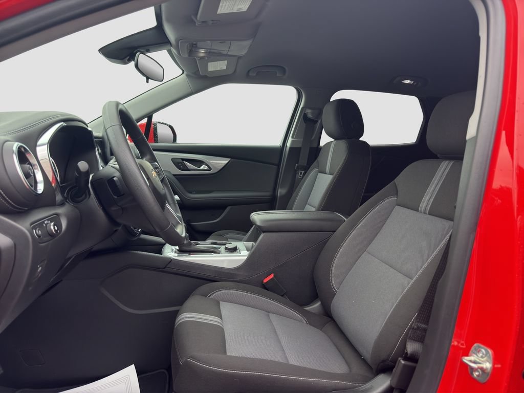Used 2026 Chevrolet Blazer LT FWD image 9
