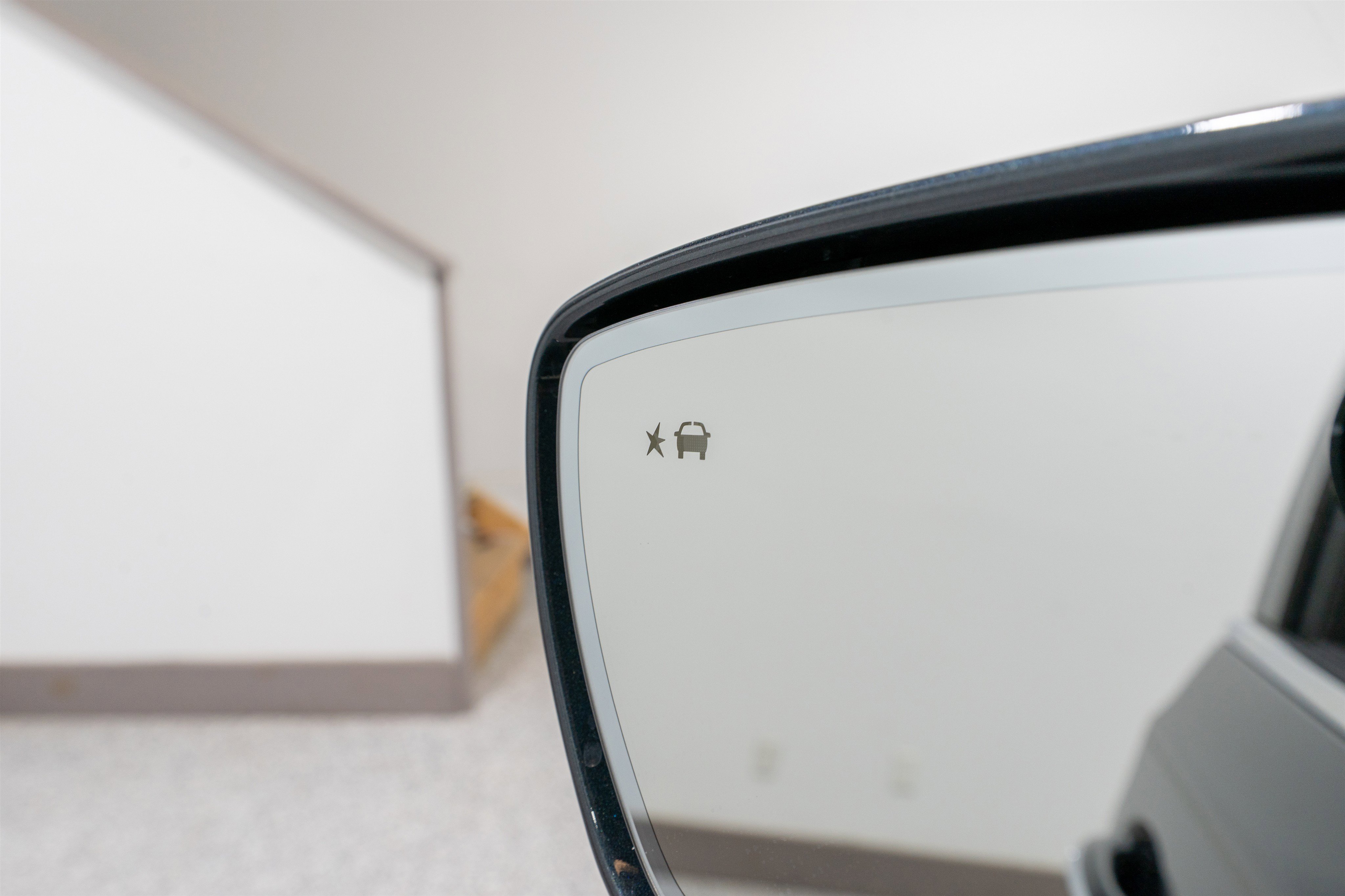 Used 2019 Buick Enclave Essence image 13