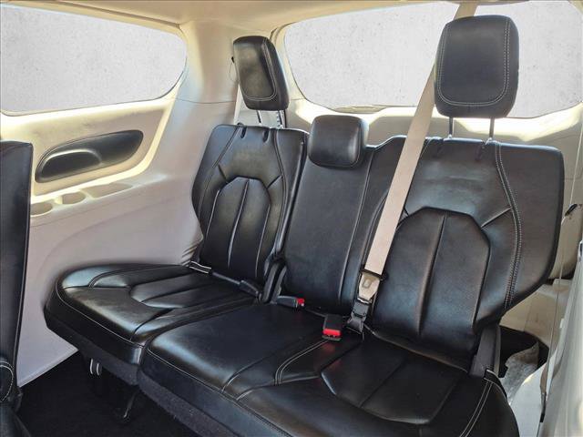 Used 2024 Chrysler Pacifica Limited FWD image 25