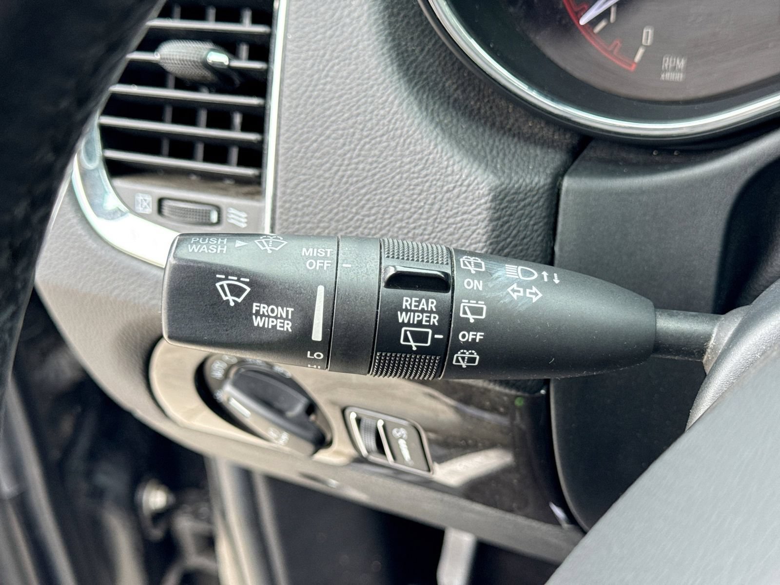 Used 2015 Dodge Durango Limited AWD/4WD image 29