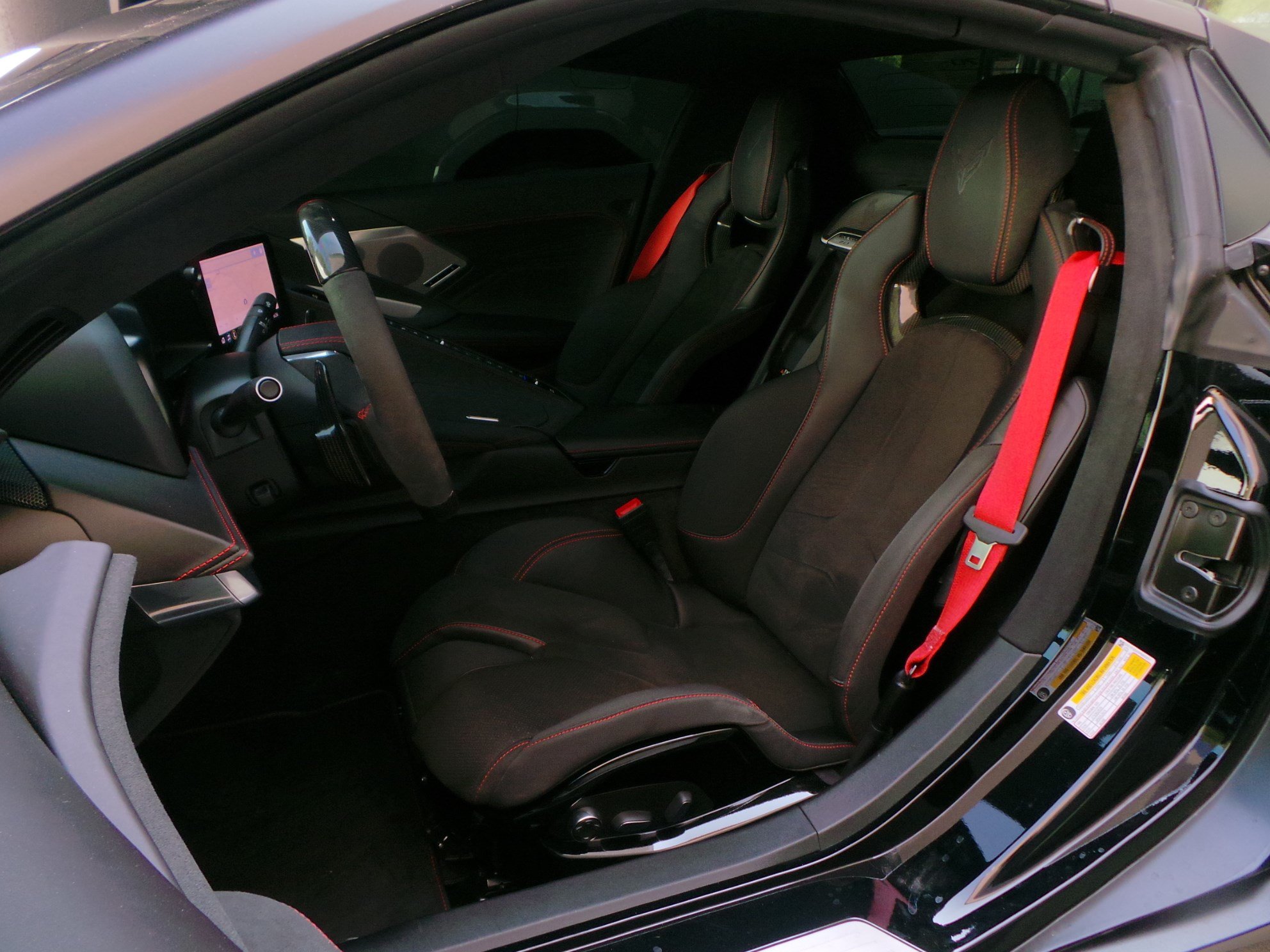 Used 2023 Chevrolet Corvette Z06 w/ Z07 Performance Package RWD image 8