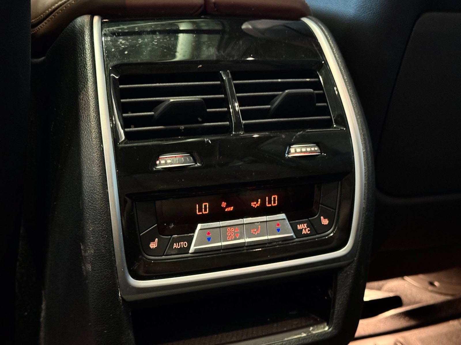 Used 2024 BMW X7 M60i AWD/4WD image 36
