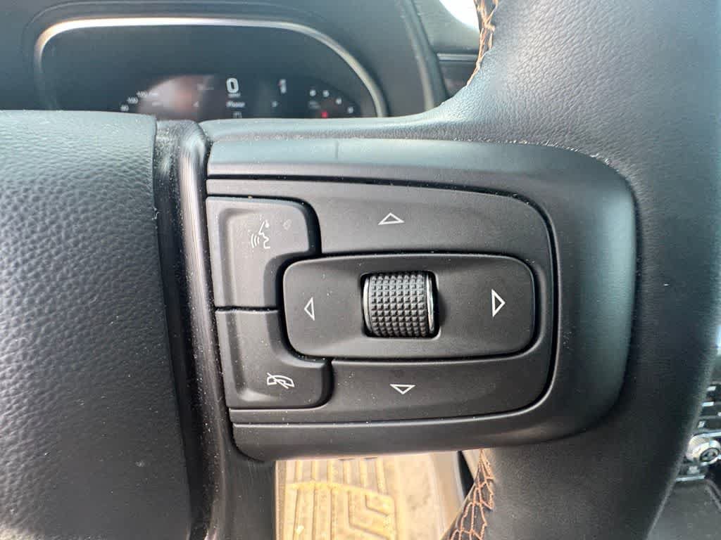 Used 2024 GMC Yukon XL AT4 w/ AT4 Premium Plus Package AWD/4WD image 22