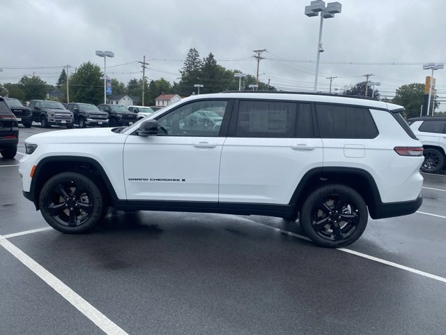 New 2025 Jeep Grand Cherokee L Limited w/ Luxury Tech Group II image 4