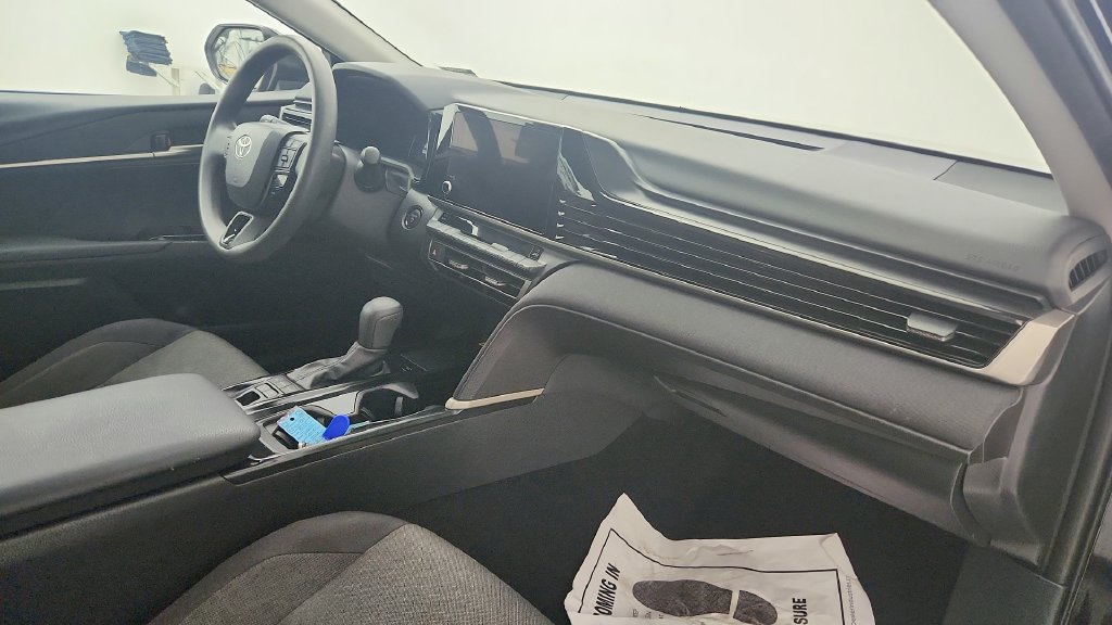 Used 2025 Toyota Camry LE FWD image 18