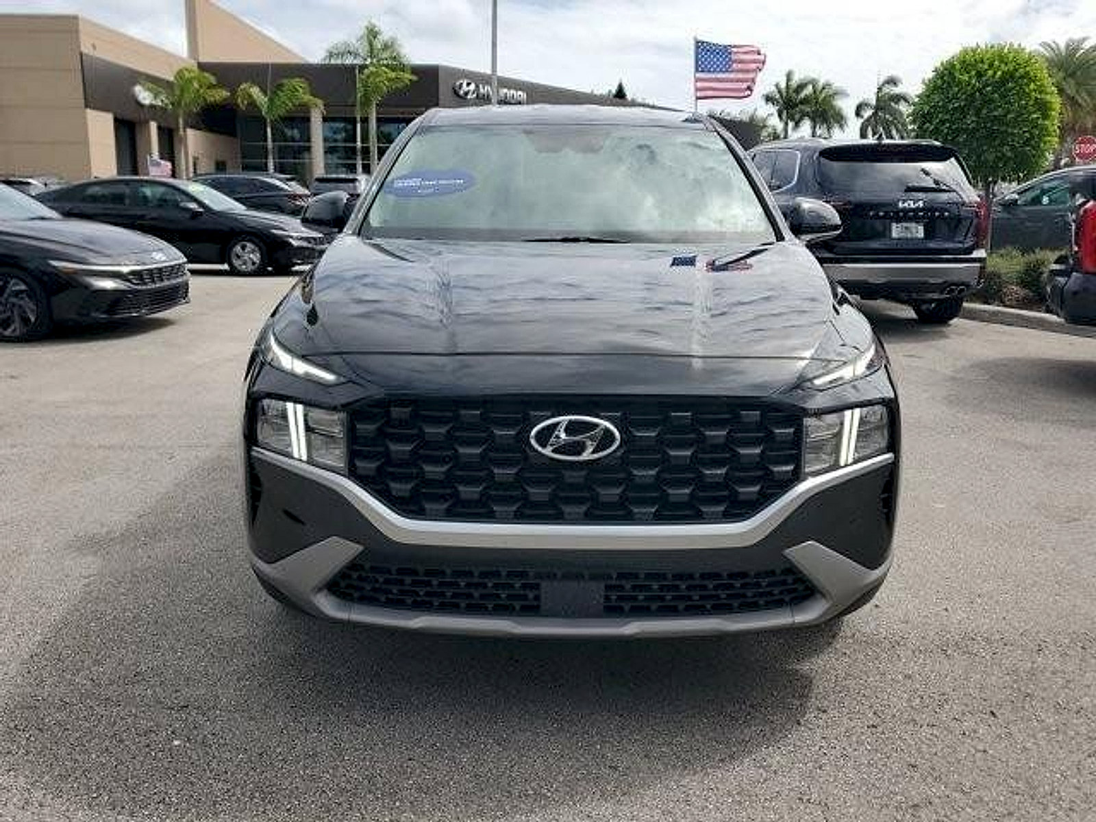 Used 2023 Hyundai Santa Fe SE w/ Cargo Package FWD image 2