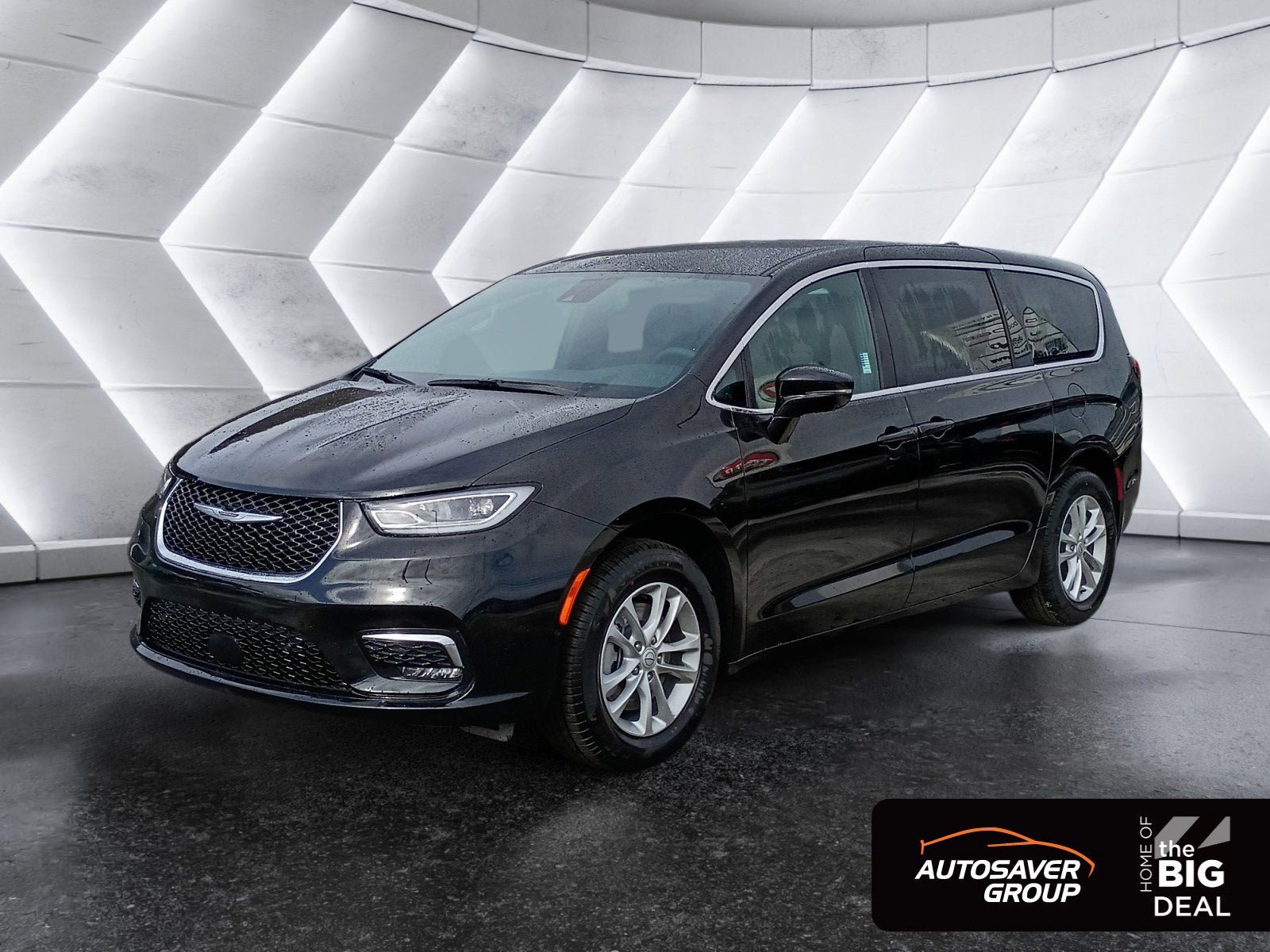 New 2026 Chrysler Pacifica Select AWD/4WD image 1