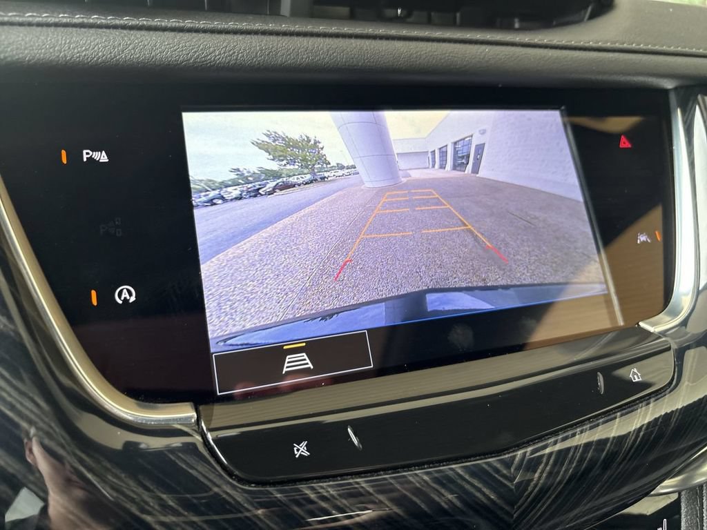 Certified 2025 Cadillac XT6 Premium Luxury AWD/4WD image 15
