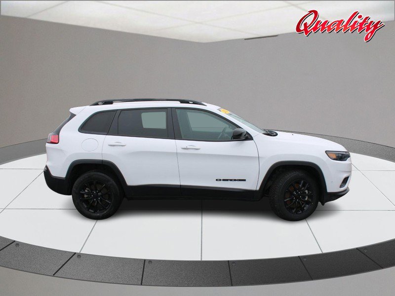 Used 2023 Jeep Cherokee Altitude Lux image 2