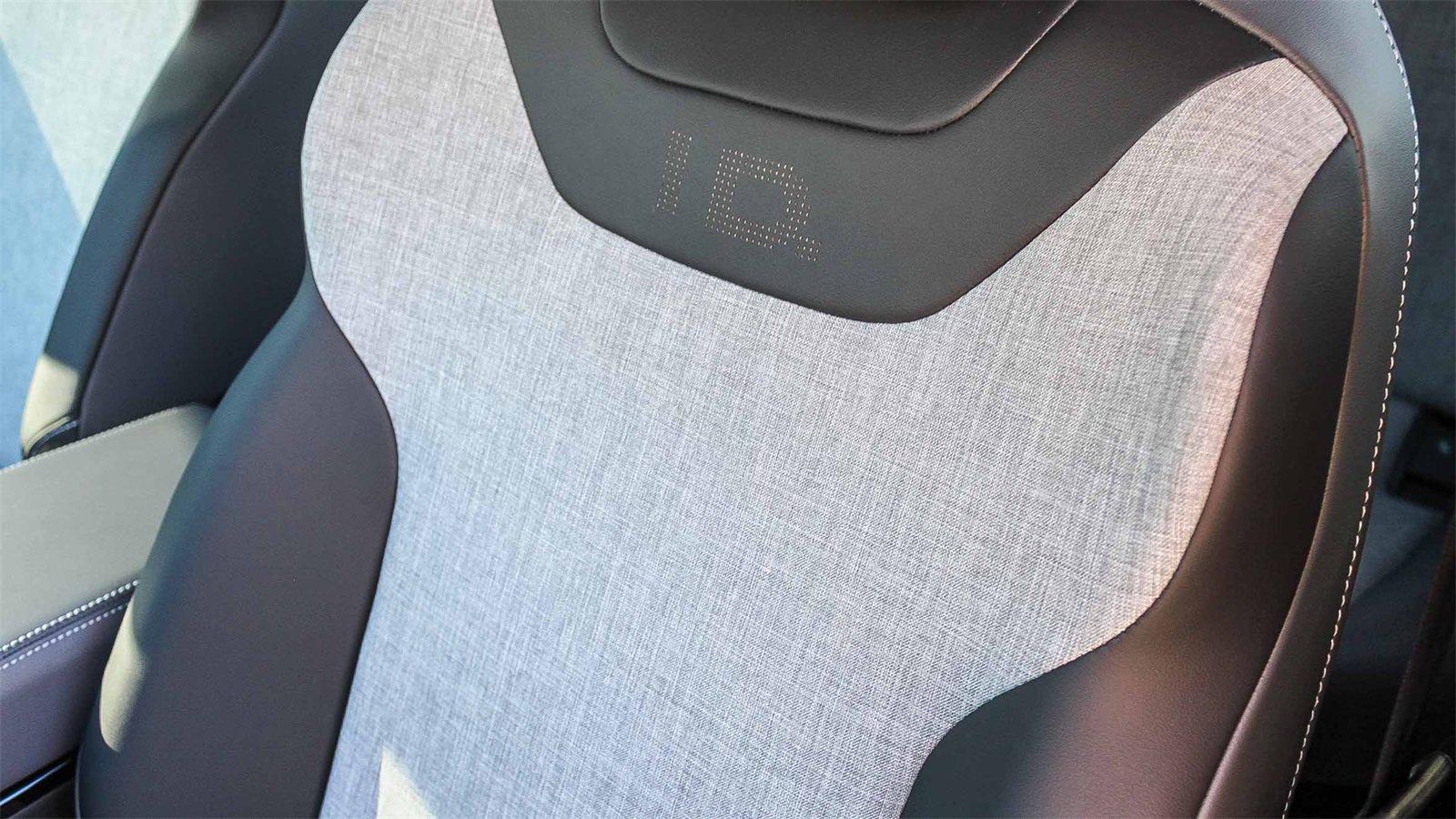 New 2026 Volkswagen ID.4 Pro RWD image 27