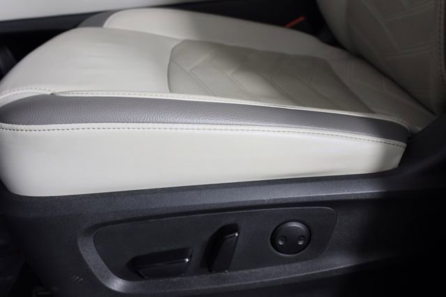 Used 2022 Nissan Pathfinder Platinum w/ Cargo Package FWD image 27