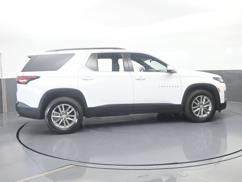 Used 2023 Chevrolet Traverse LT FWD image 7