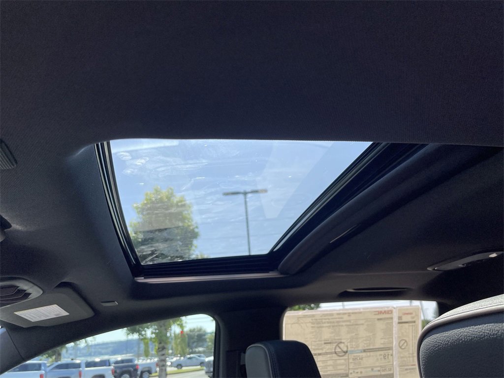 New 2025 GMC Canyon Denali w/ LPO, Denali Black Edition image 19