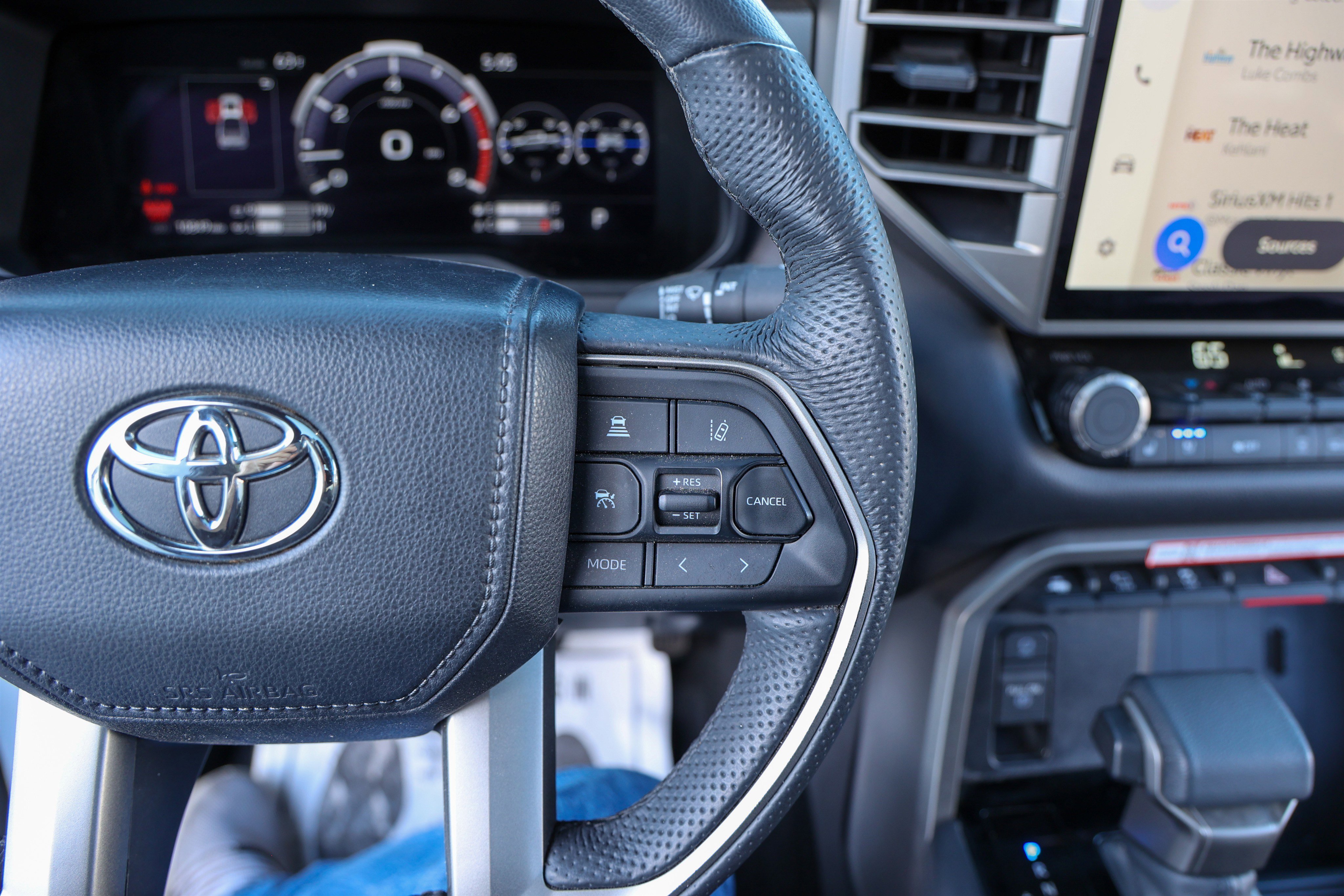 Used 2025 Toyota Tundra Limited image 21