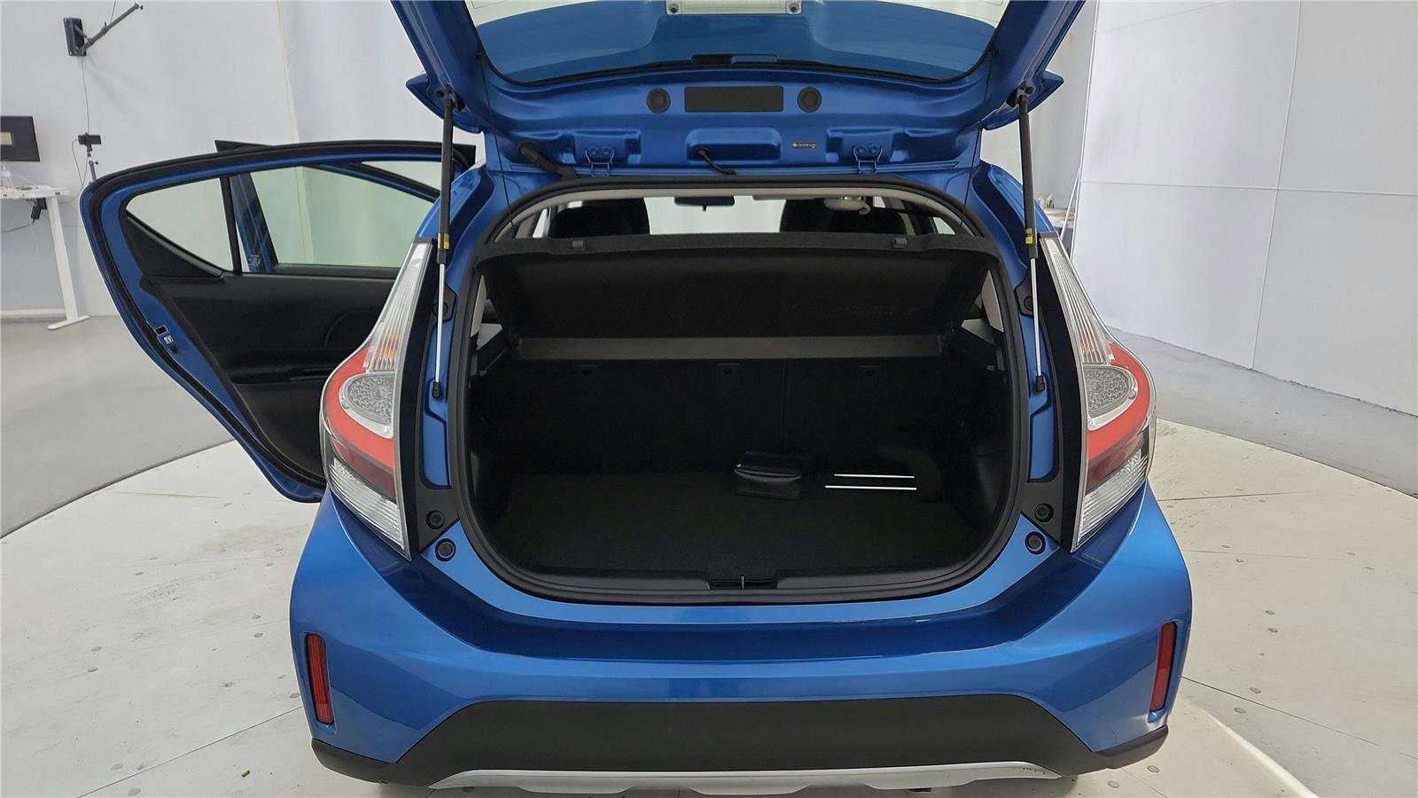 Certified 2019 Toyota Prius C image 20