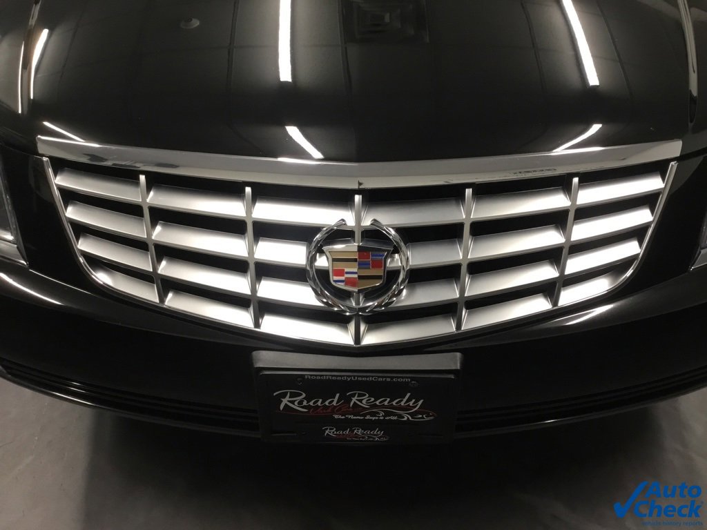 Used 2011 Cadillac DTS Limousine image 20