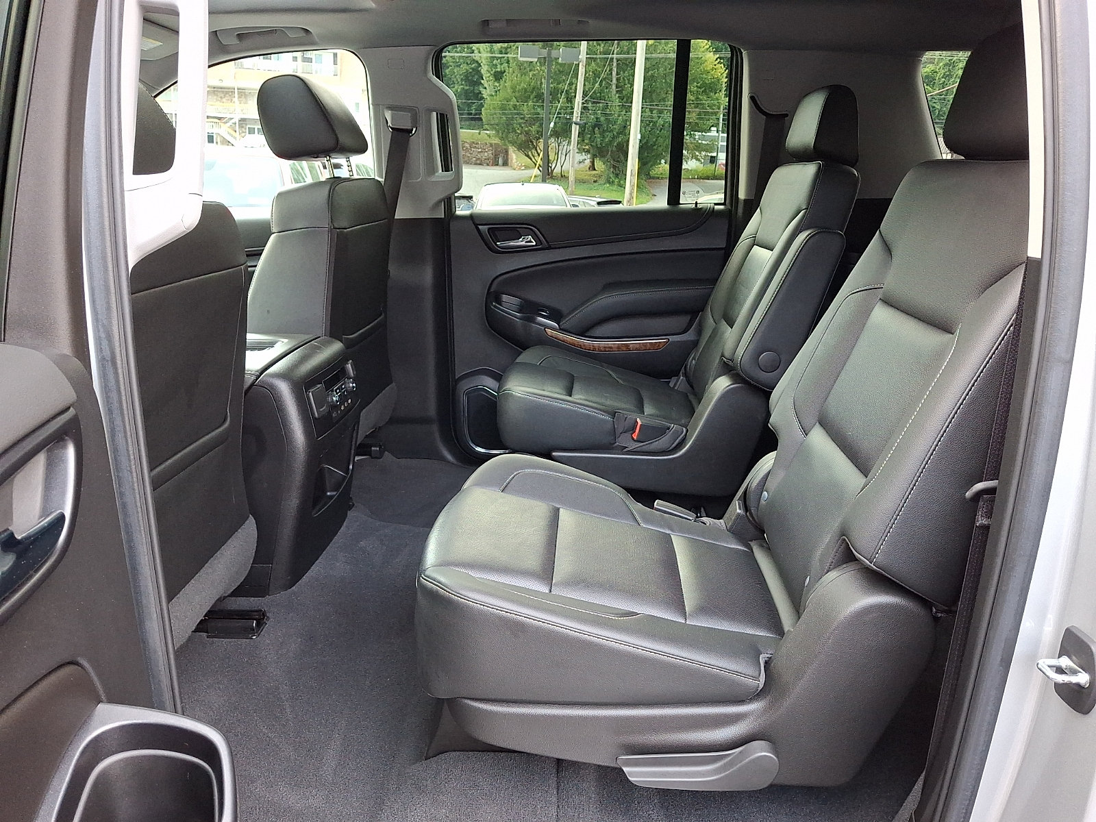 Used 2020 Chevrolet Suburban Premier AWD/4WD image 10