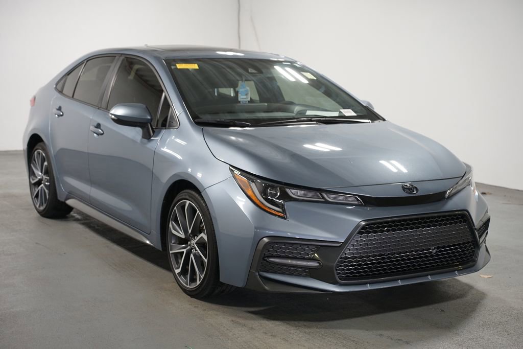 Used 2022 Toyota Corolla SE w/ SE Premium Package image 3