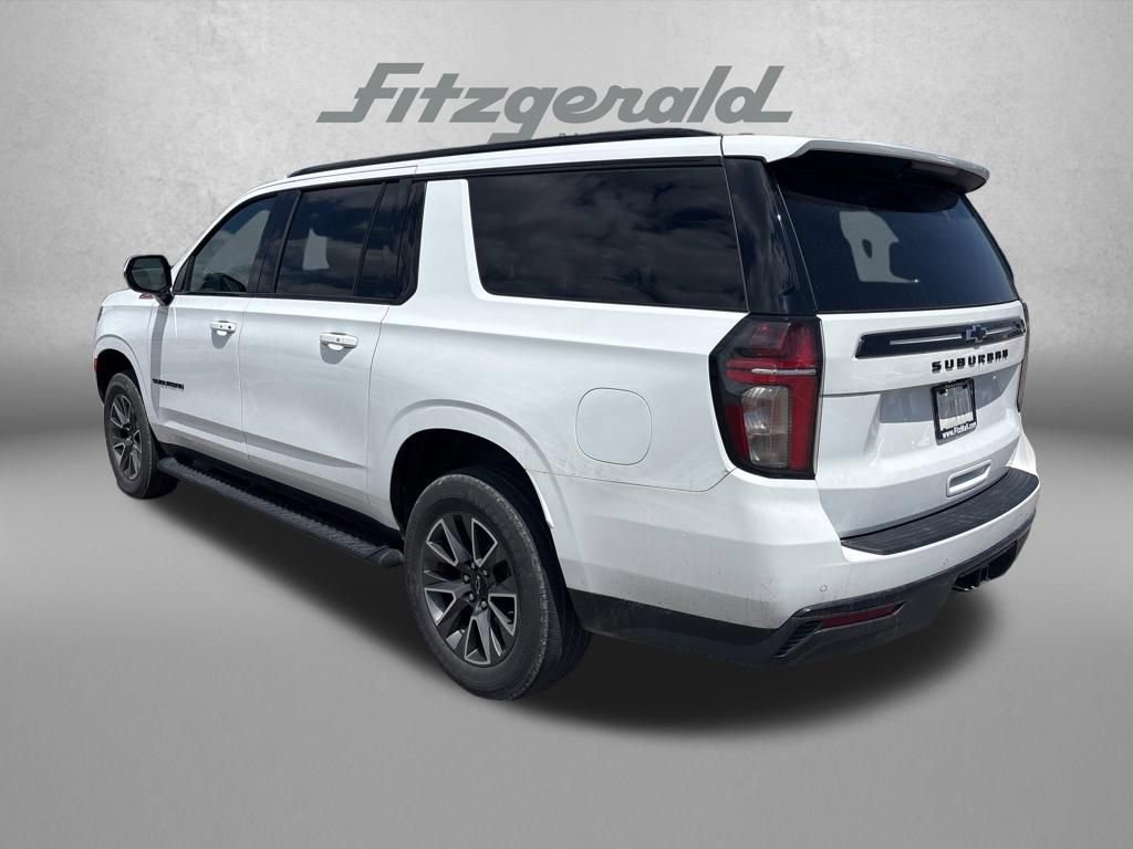 Used 2023 Chevrolet Suburban Z71 AWD/4WD image 3