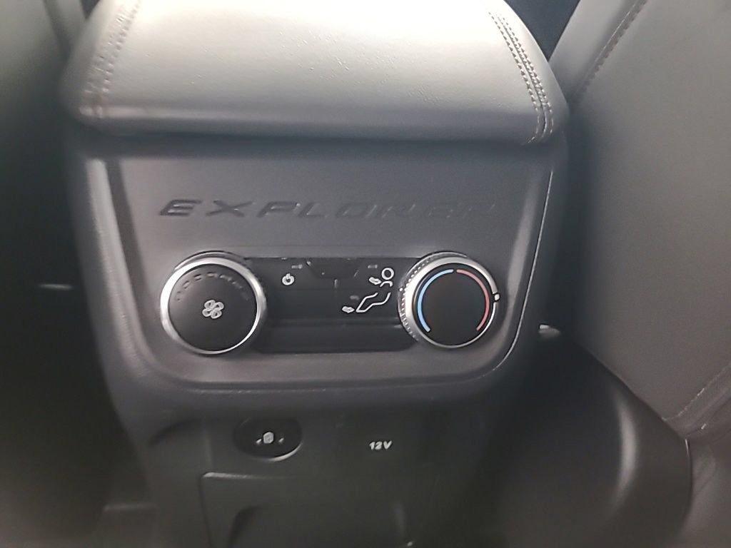 Used 2025 Ford Explorer Active w/ Active Comfort Package AWD/4WD image 23