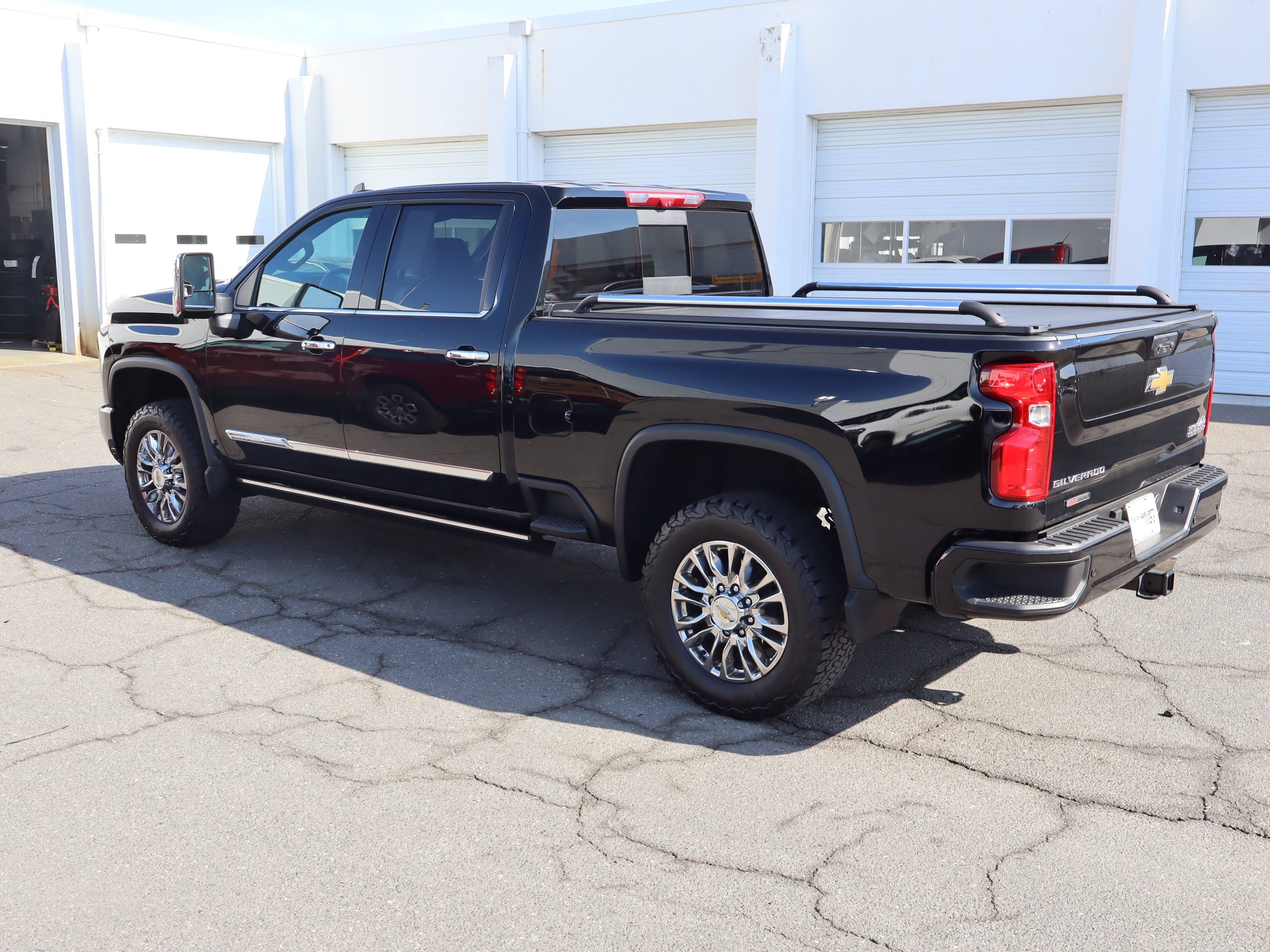 Used 2024 Chevrolet Silverado 2500 High Country w/ High Country Premium Package image 9