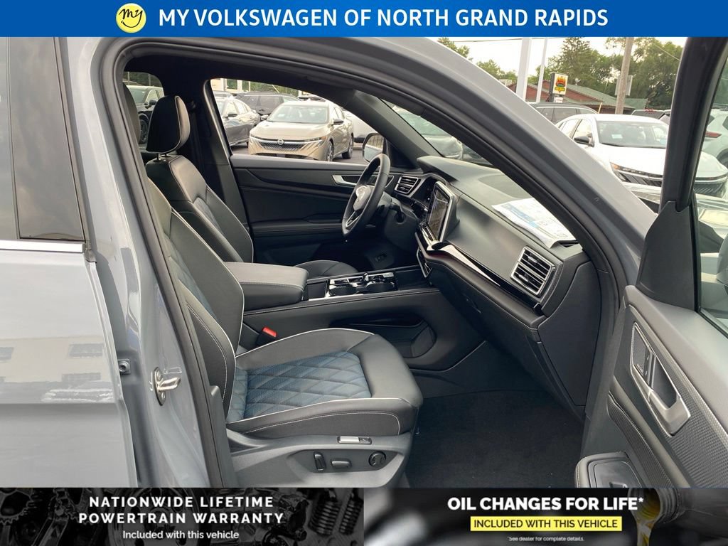 New 2026 Volkswagen Atlas Cross Sport SEL Premium R-Line AWD/4WD image 25