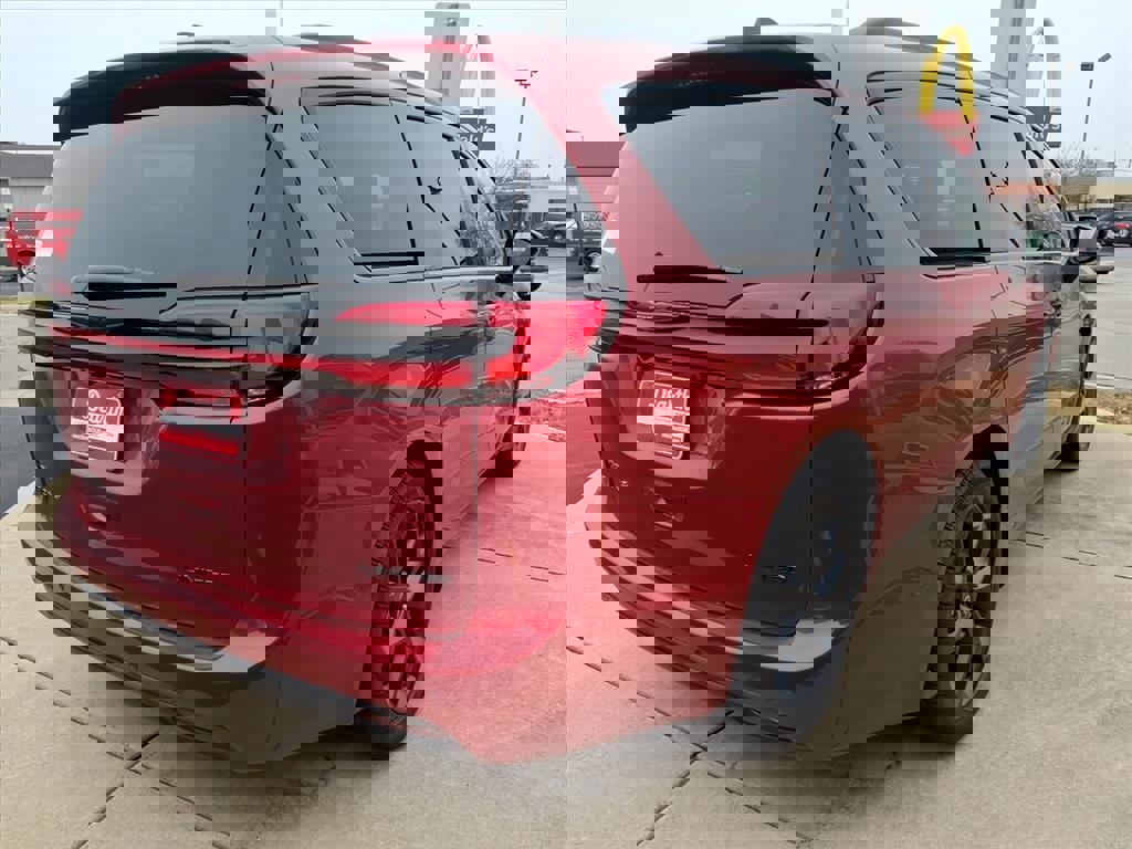 New 2026 Chrysler Pacifica Limited w/ S Appearance Package image 3