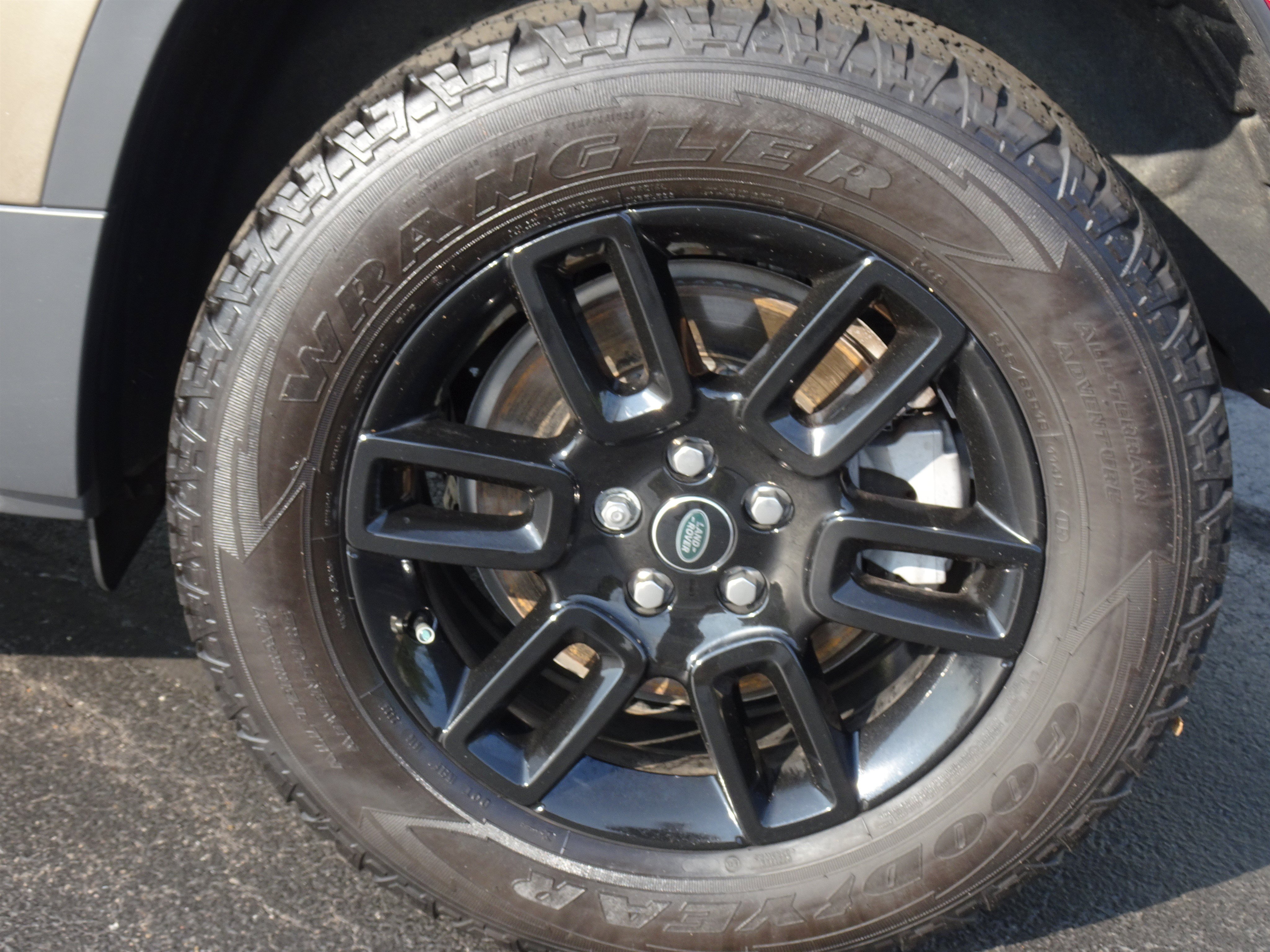 Certified 2024 Land Rover Defender 110 S AWD/4WD image 36
