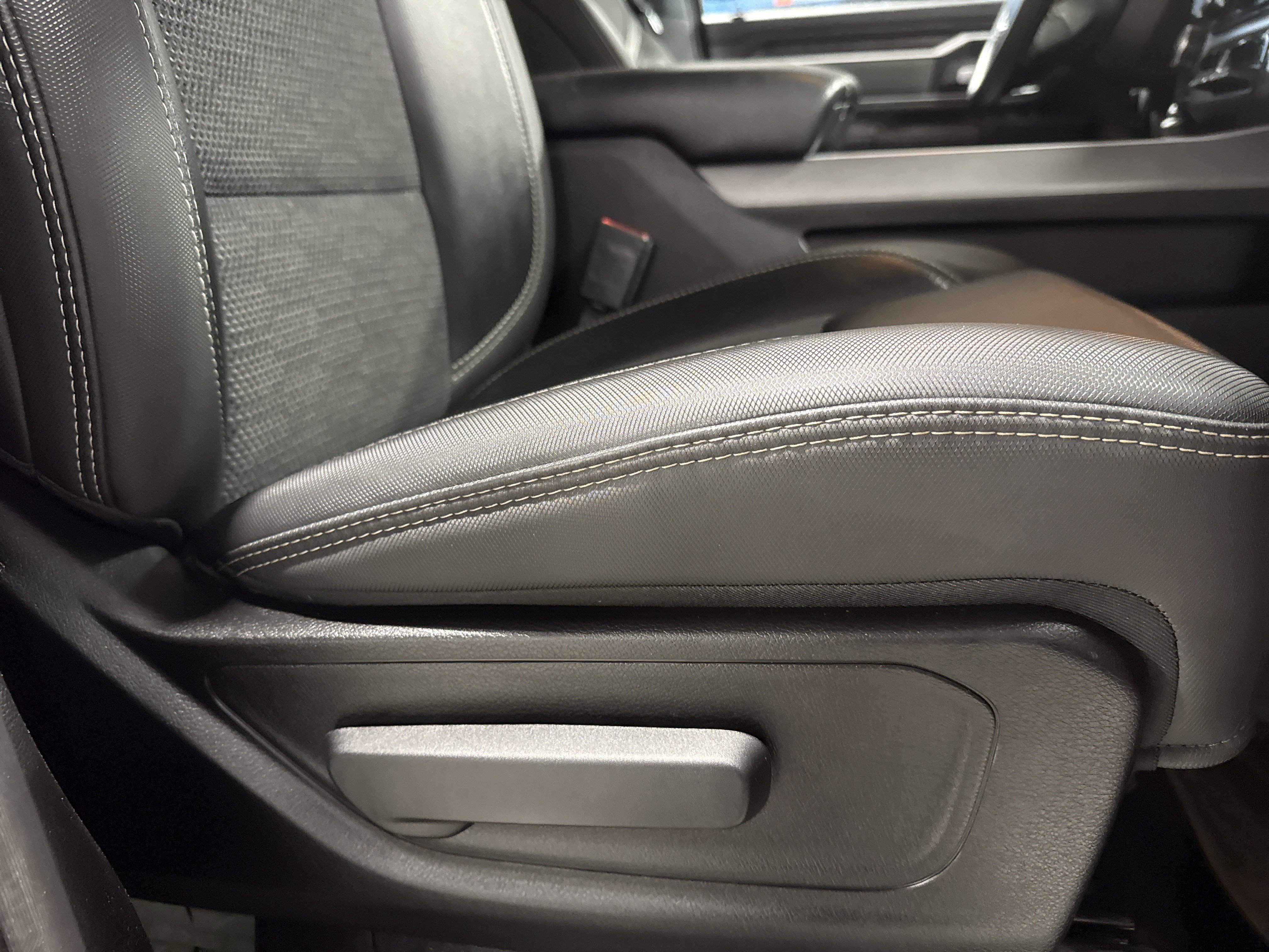 Used 2022 RAM 1500 Big Horn w/ Back Country Package image 13