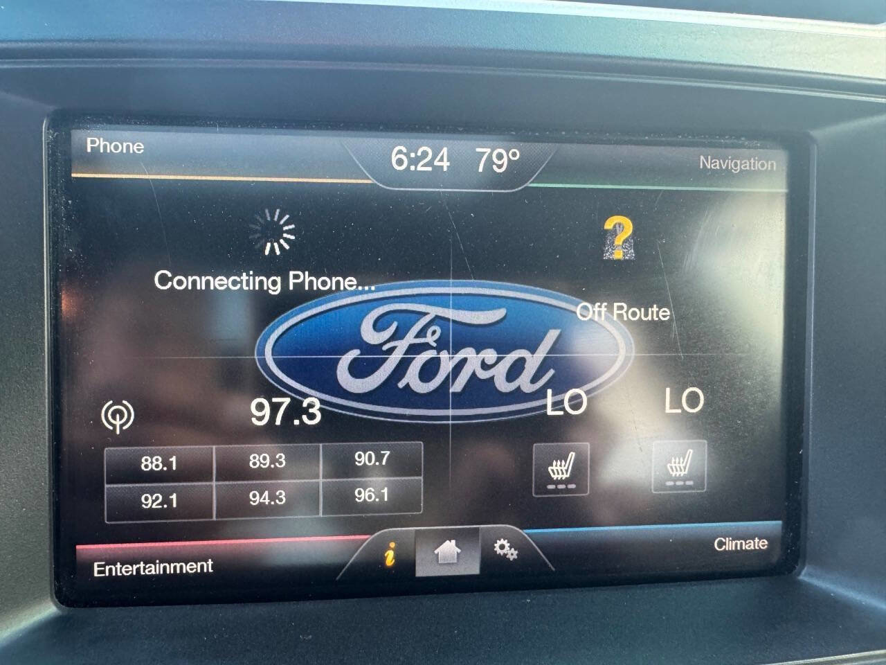 Used 2016 Ford Explorer XLT w/ Equipment Group 202A FWD image 11