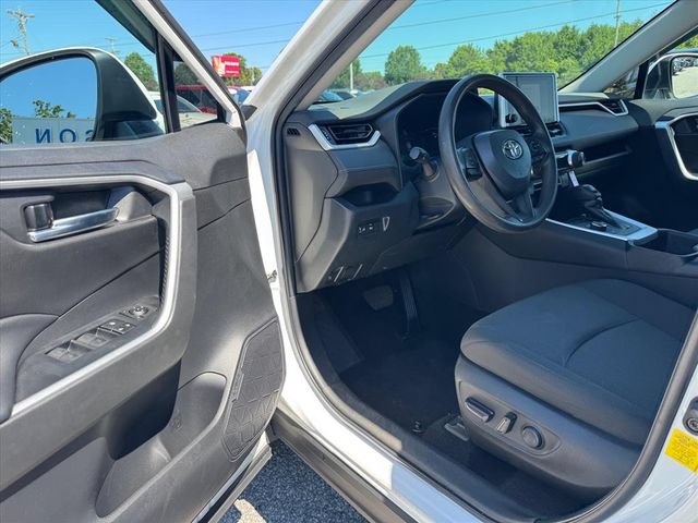 Used 2023 Toyota RAV4 XLE AWD/4WD image 13