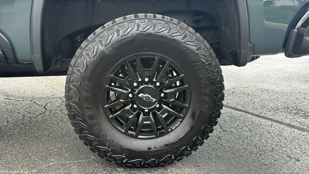 Used 2026 Chevrolet Silverado 2500 ZR2 AWD/4WD image 10