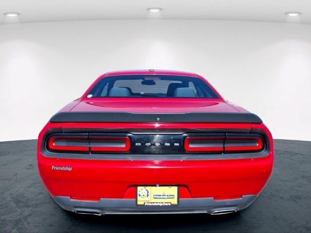 Used 2018 Dodge Challenger SXT w/ Blacktop Package RWD image 10