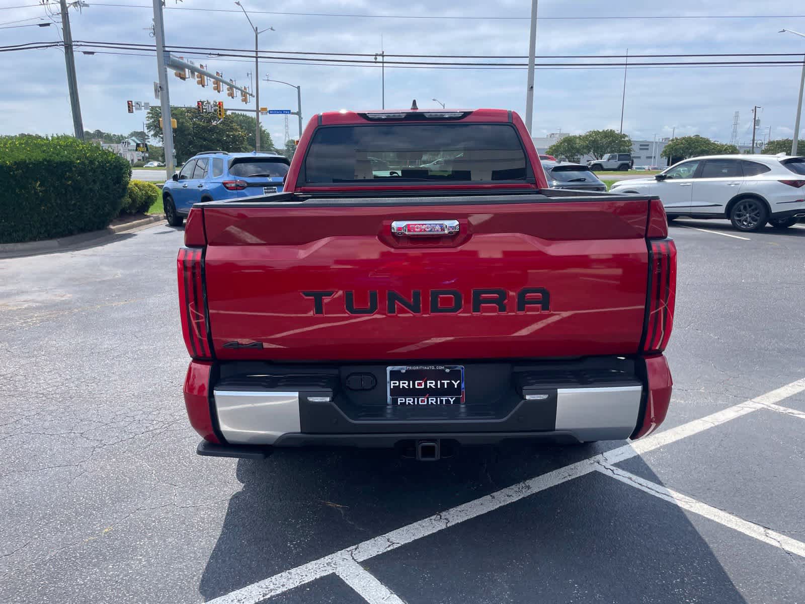 Used 2025 Toyota Tundra Limited AWD/4WD image 5