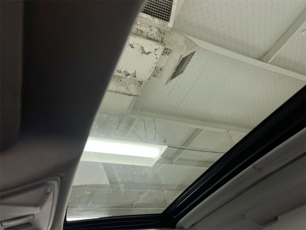 Used 2019 Cadillac Escalade ESV Premium Luxury image 19