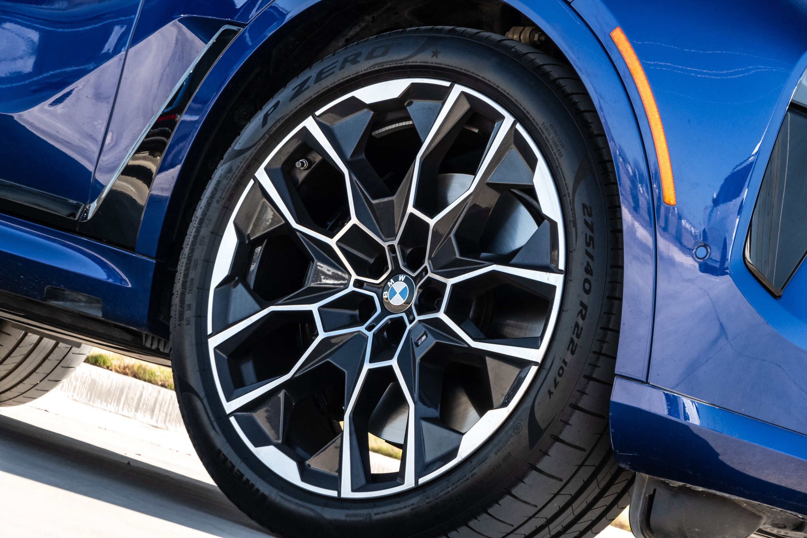 Used 2024 BMW X7 M60i w/ Executive Package image 9