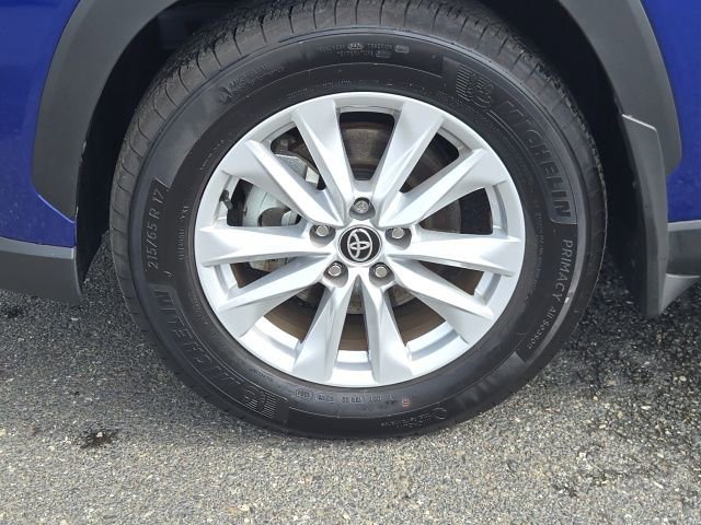 Used 2024 Toyota Corolla Cross LE w/ Moonroof Package image 18