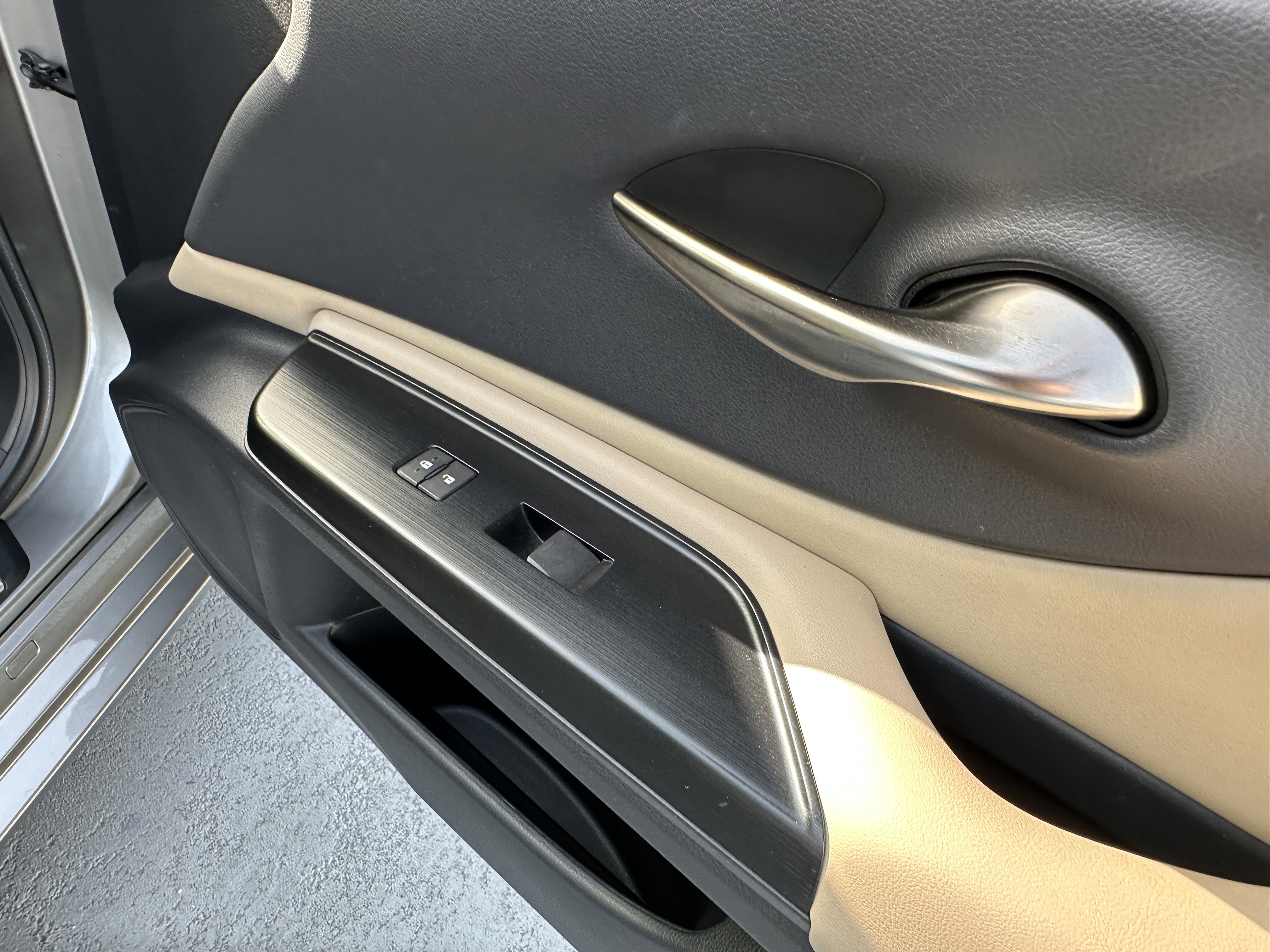 Used 2020 Lexus ES 350 w/ Premium Package image 17