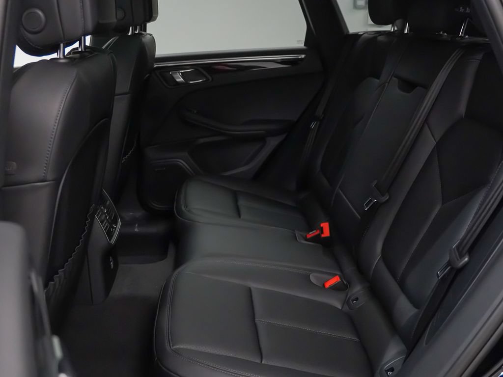 Certified 2026 Porsche Macan Turbo AWD/4WD image 17